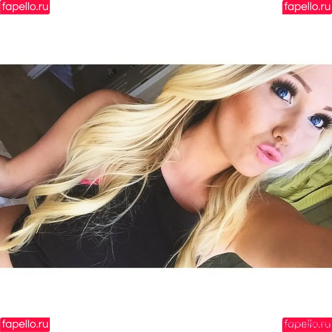 Amber BeIarski Onlyfans Photo Gallery 