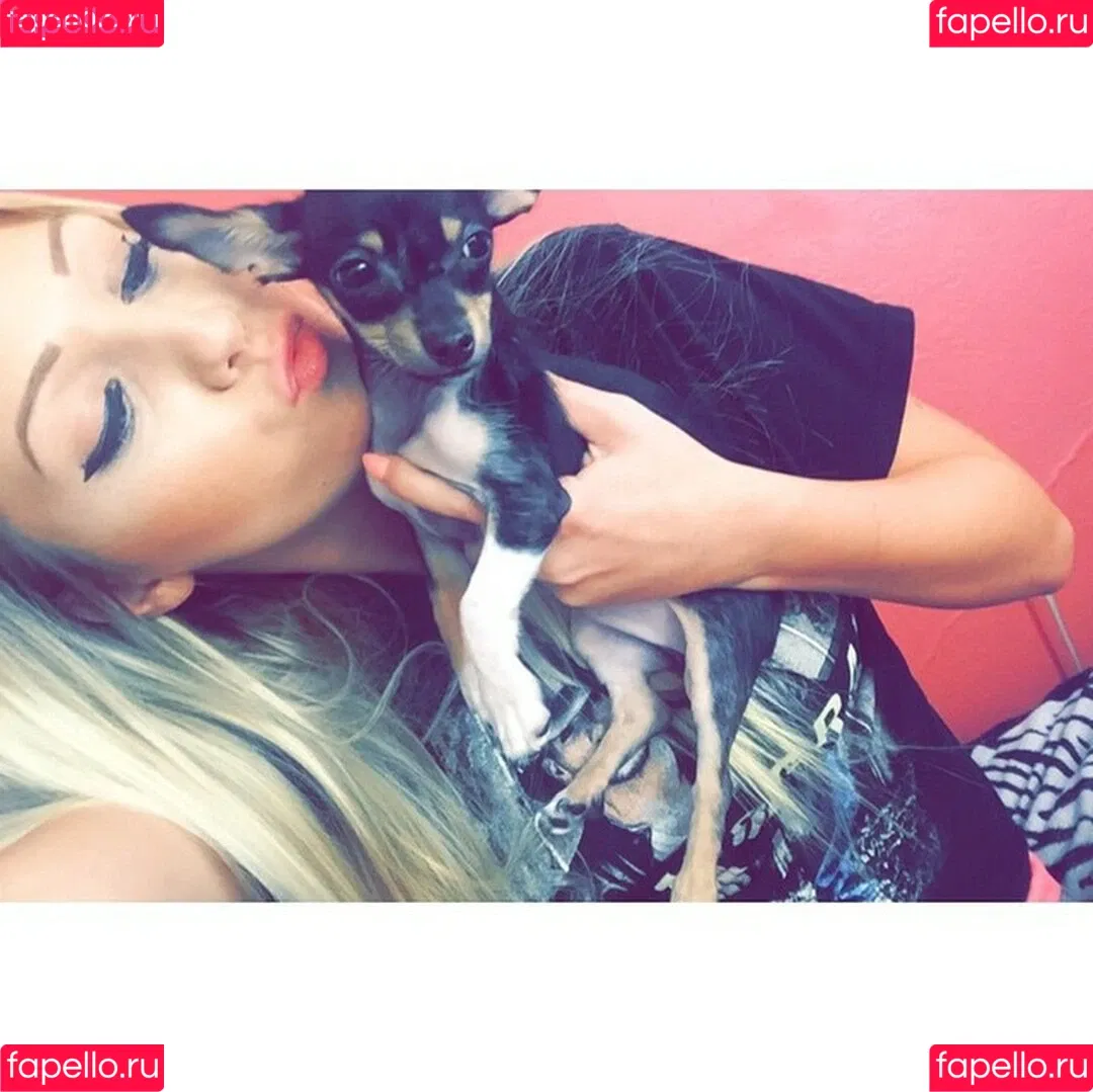 Amber BeIarski Onlyfans Photo Gallery 