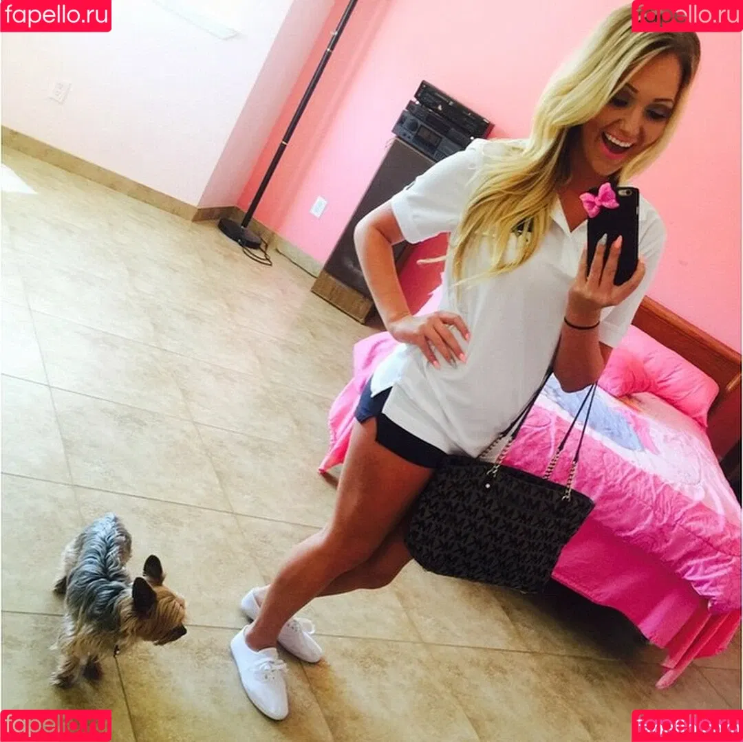 Amber BeIarski Onlyfans Photo Gallery 