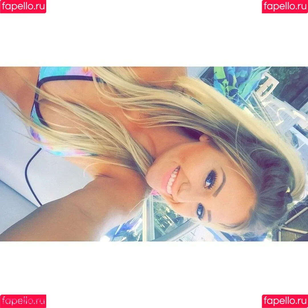 Amber BeIarski Onlyfans Photo Gallery 