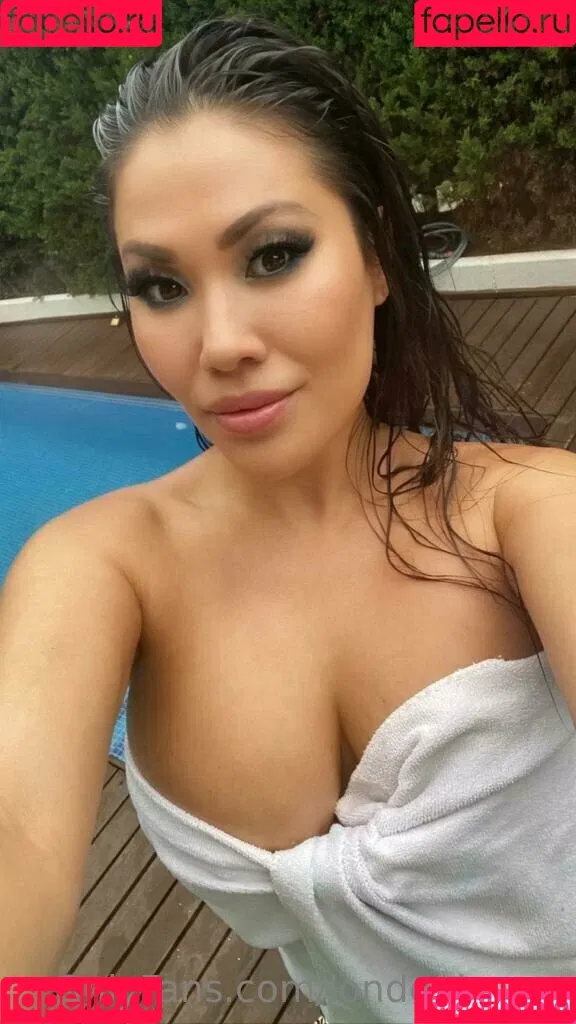 londonkeyes Onlyfans Photo Gallery 