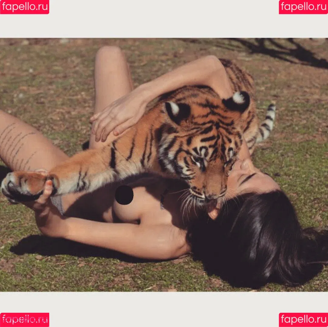 Didem Dinç Onlyfans Photo Gallery 