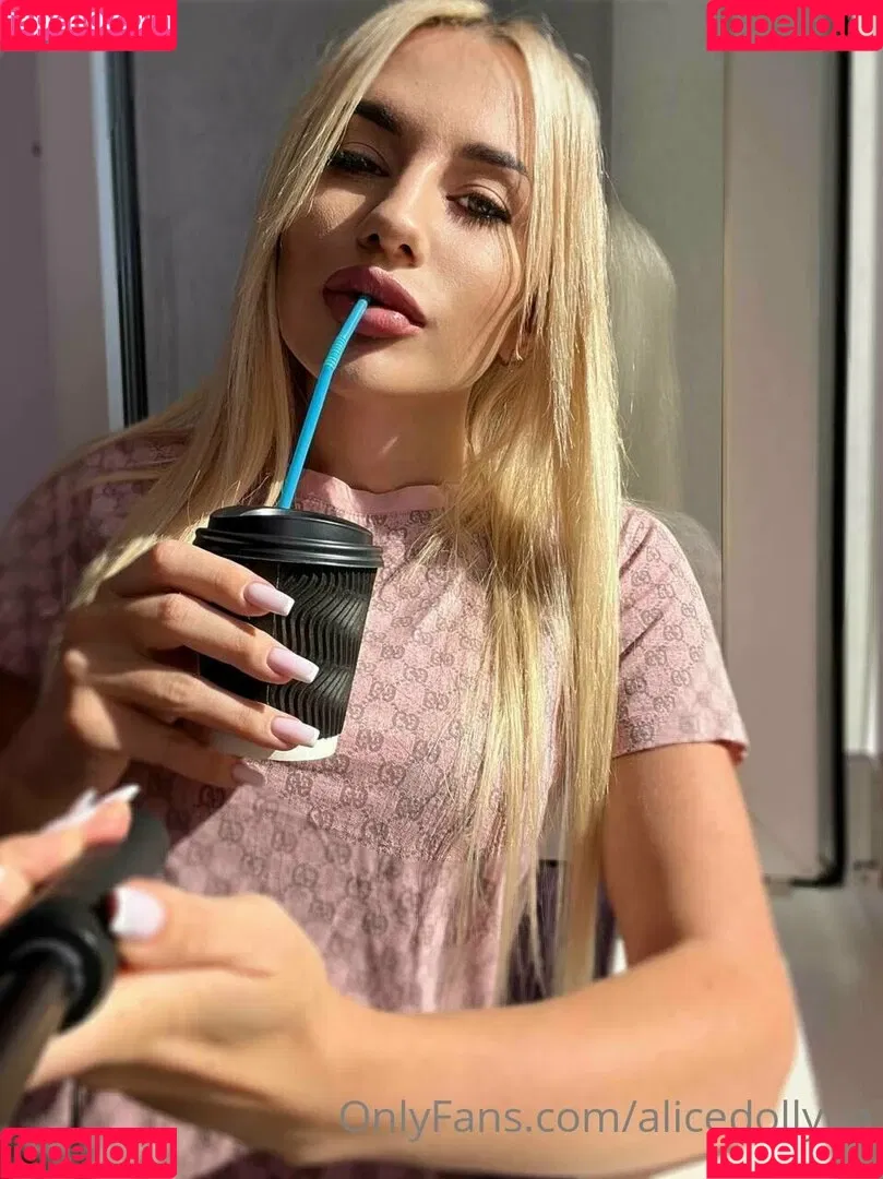 alicedollyua Onlyfans Photo Gallery 
