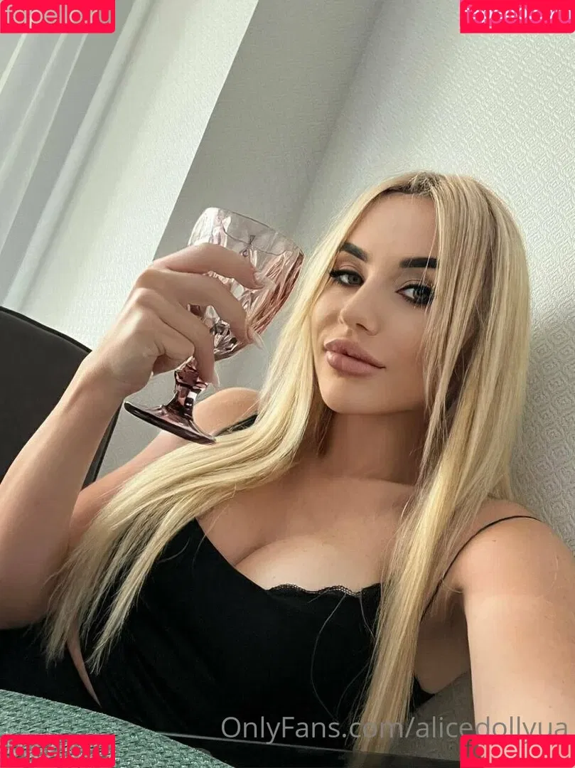alicedollyua Onlyfans Photo Gallery 