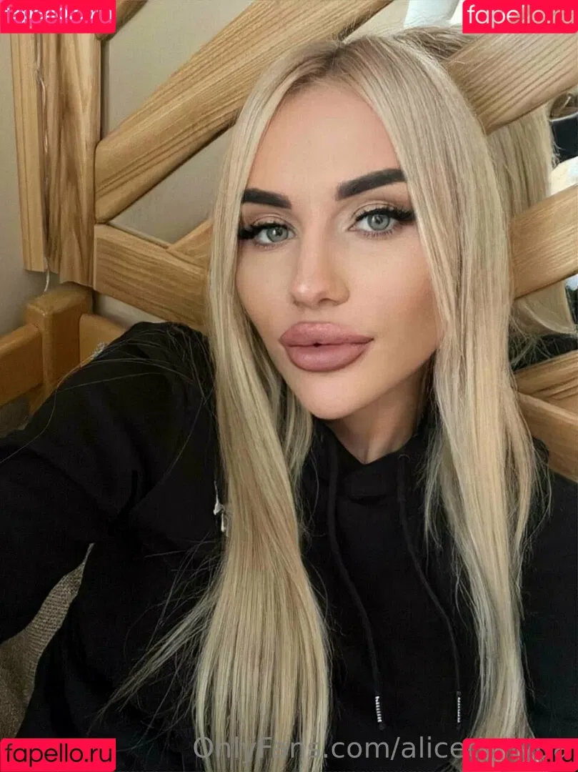 alicedollyua Onlyfans Photo Gallery 