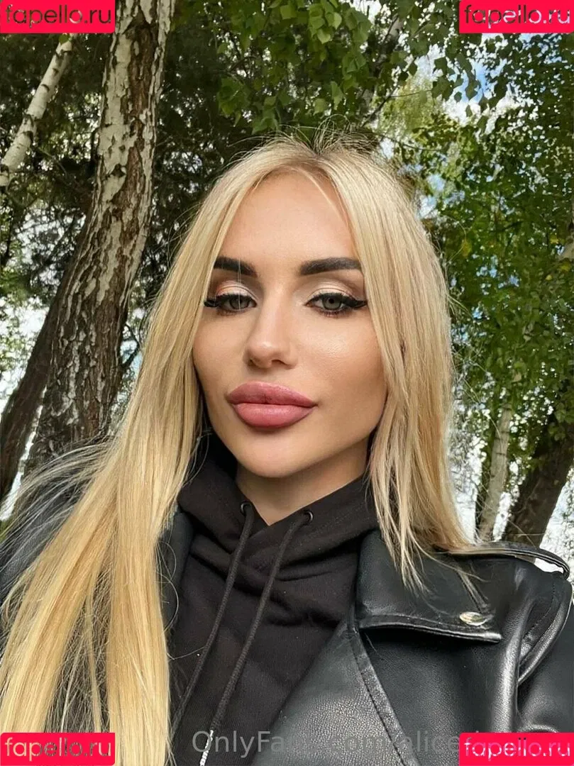 alicedollyua Onlyfans Photo Gallery 