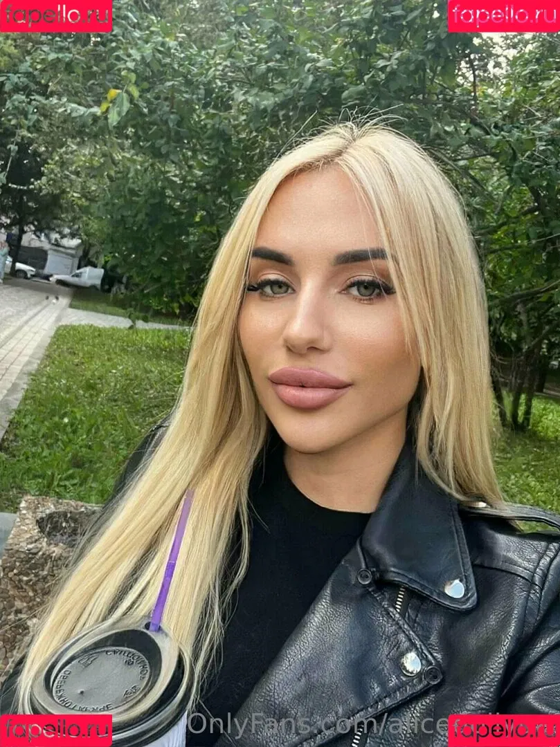 alicedollyua Onlyfans Photo Gallery 