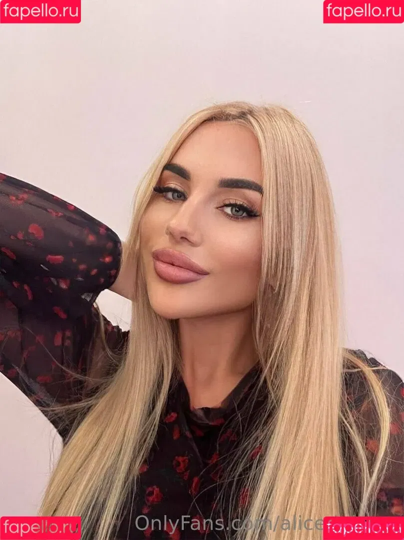 alicedollyua Onlyfans Photo Gallery 