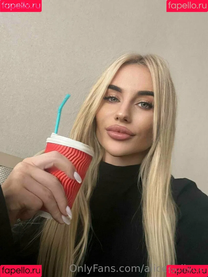 alicedollyua Onlyfans Photo Gallery 