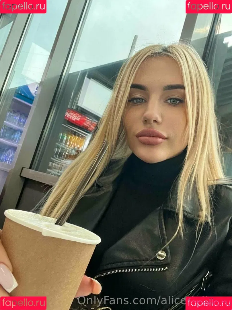 alicedollyua Onlyfans Photo Gallery 