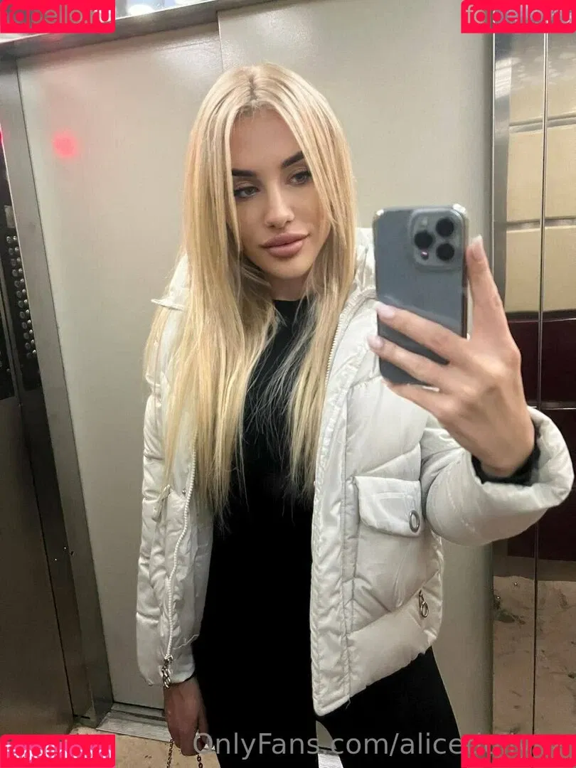 alicedollyua Onlyfans Photo Gallery 