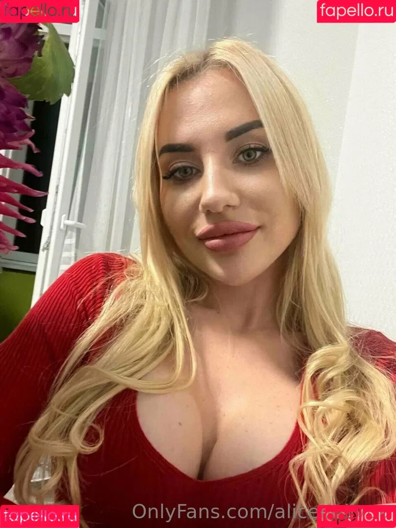 alicedollyua Onlyfans Photo Gallery 