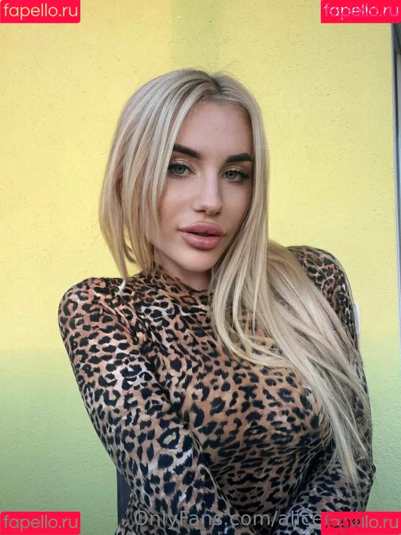 alicedollyua Onlyfans Photo Gallery 