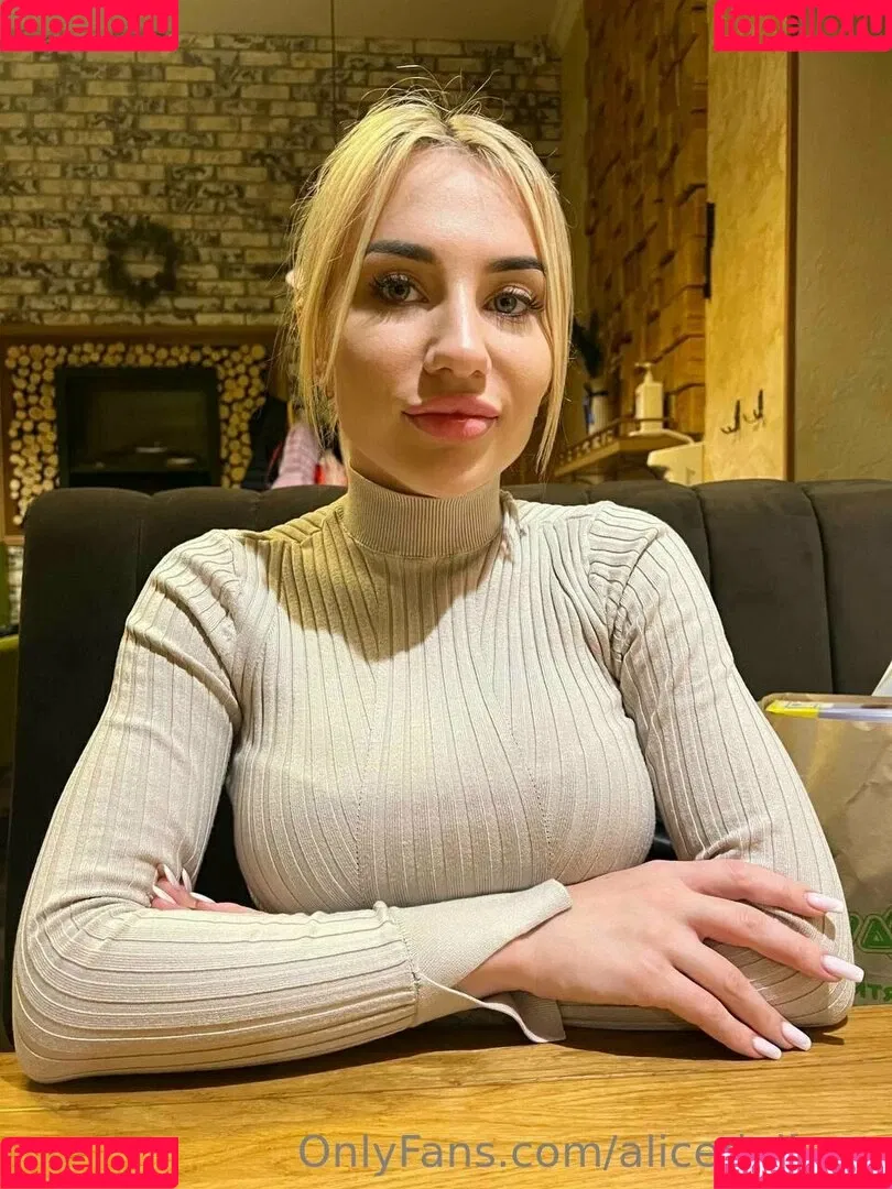 alicedollyua Onlyfans Photo Gallery 