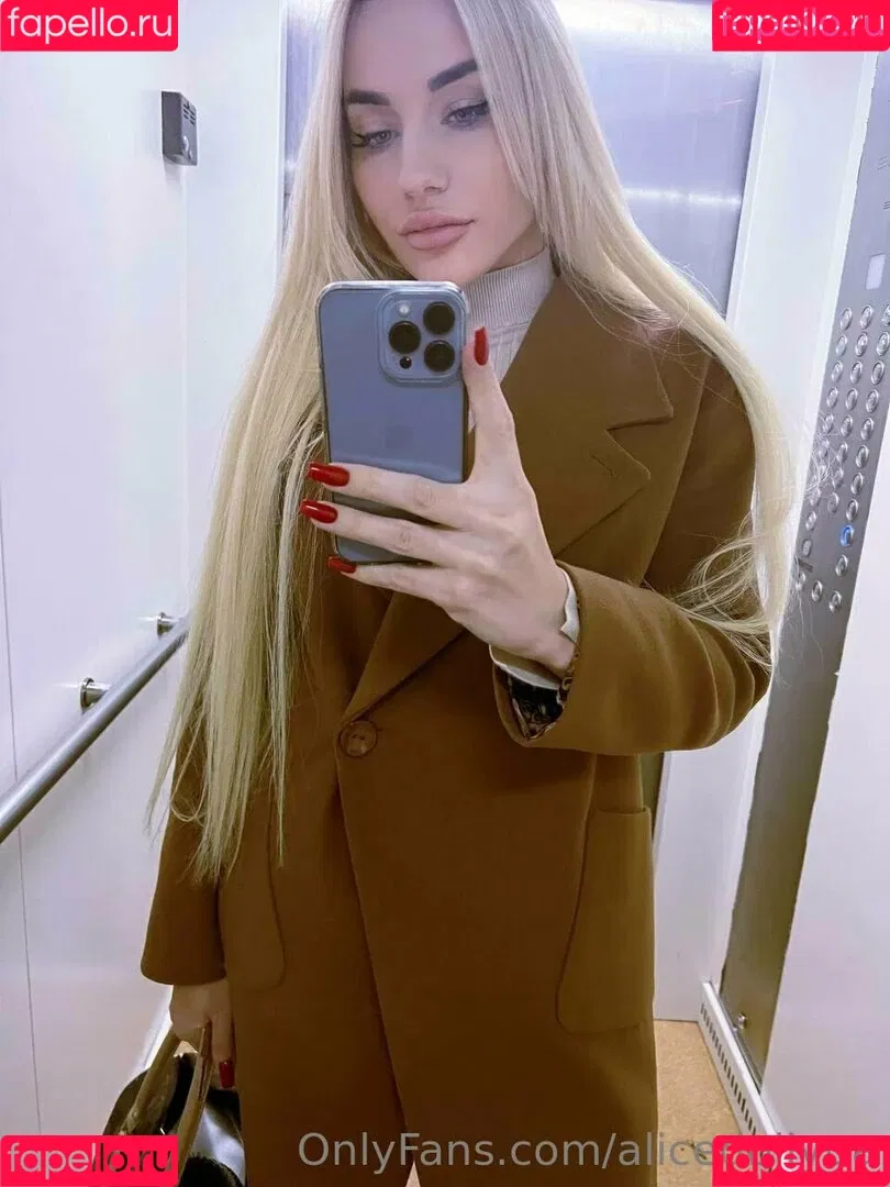 alicedollyua Onlyfans Photo Gallery 