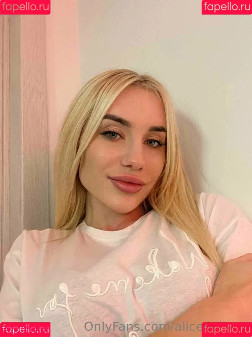 alicedollyua Onlyfans Photo Gallery 