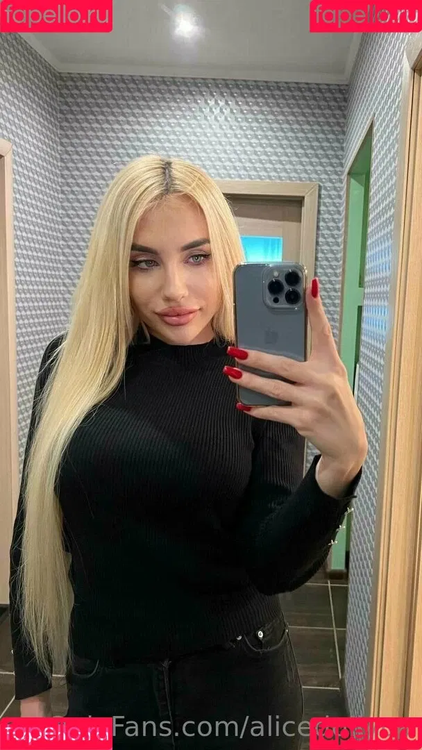 alicedollyua Onlyfans Photo Gallery 
