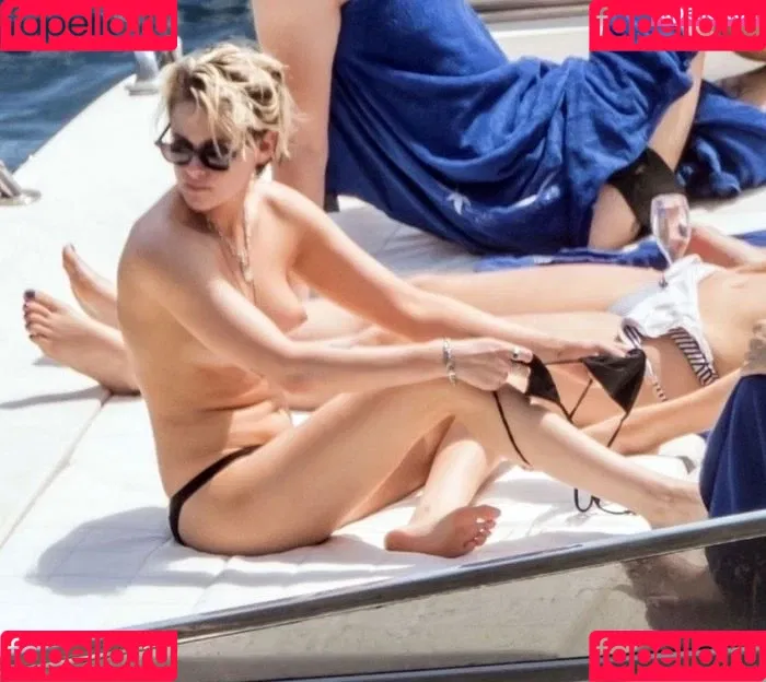 Kristen Stewart Onlyfans Photo Gallery 