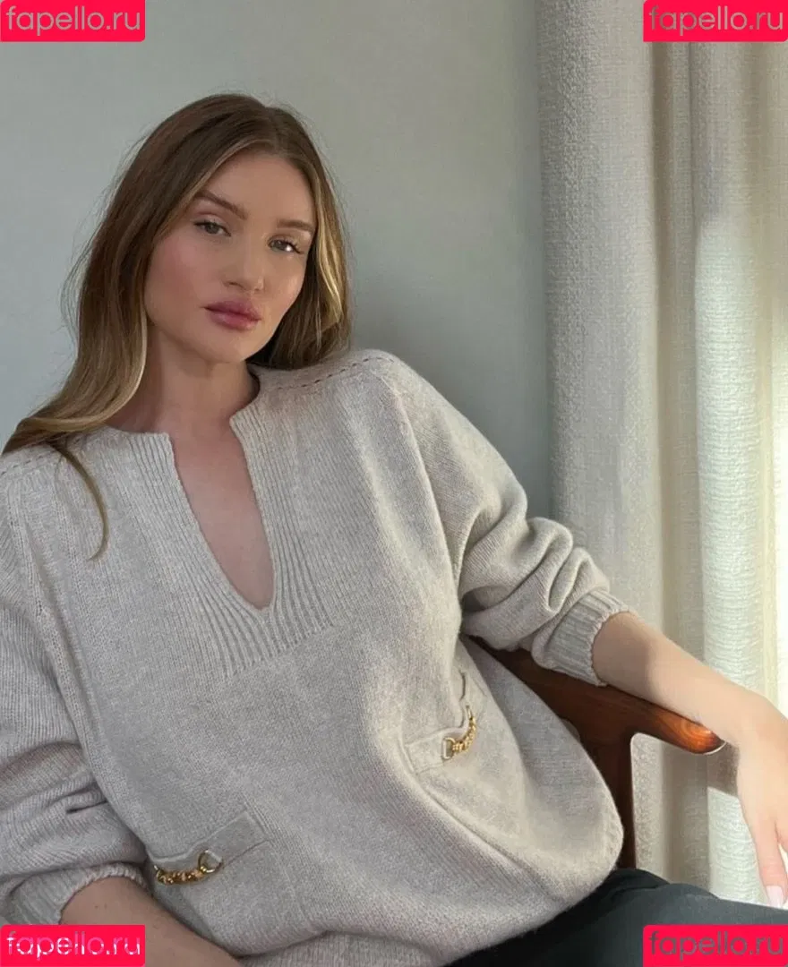 Rosie Huntington-Whiteley Onlyfans Photo Gallery 