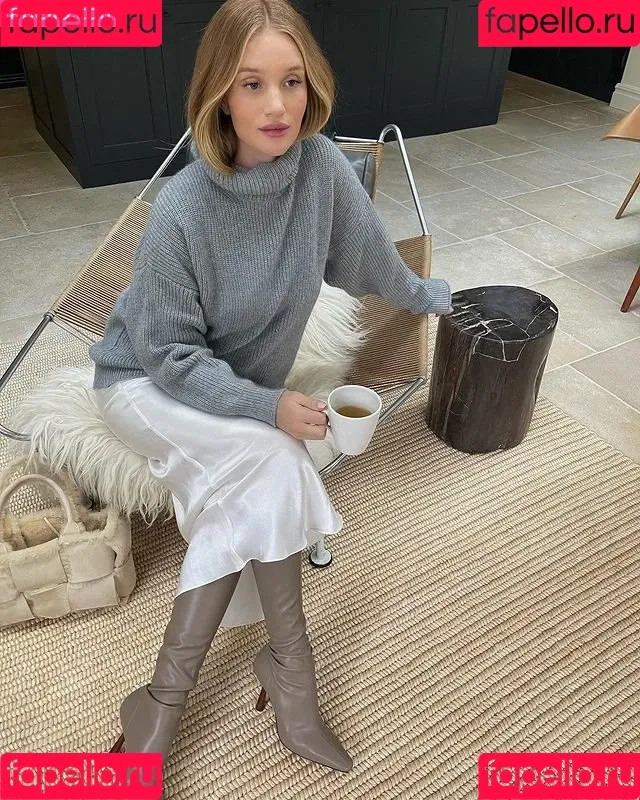 Rosie Huntington-Whiteley Onlyfans Photo Gallery 