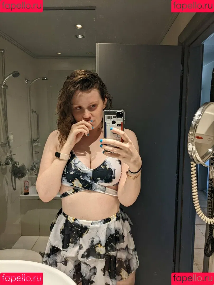 Reach For The Peach Onlyfans Photo Gallery 
