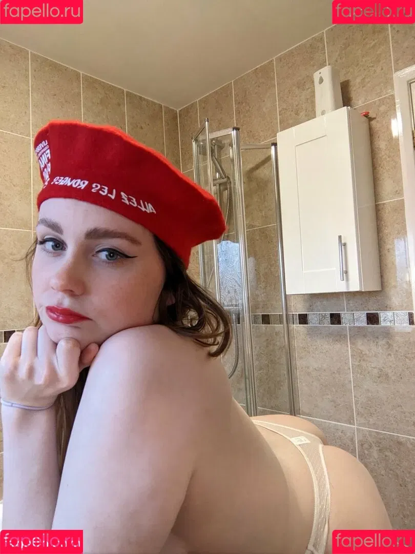 Reach For The Peach Onlyfans Photo Gallery 