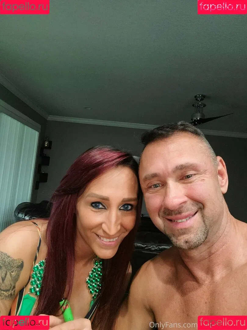 swinger_couple Onlyfans Photo Gallery 