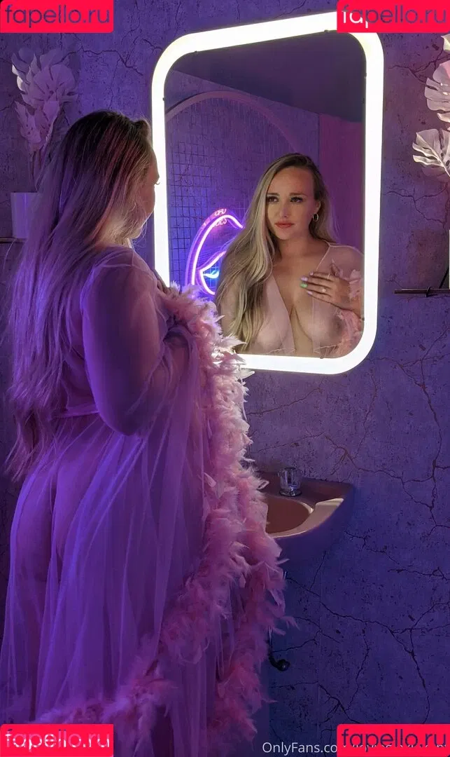 LovingLexieKent Onlyfans Photo Gallery 