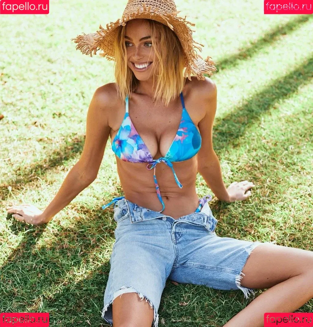 Elizabeth Turner Onlyfans Photo Gallery 