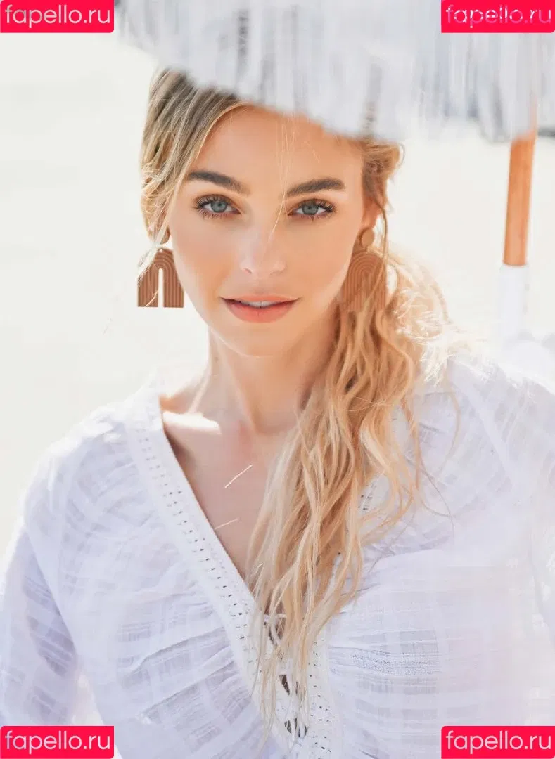 Elizabeth Turner Onlyfans Photo Gallery 