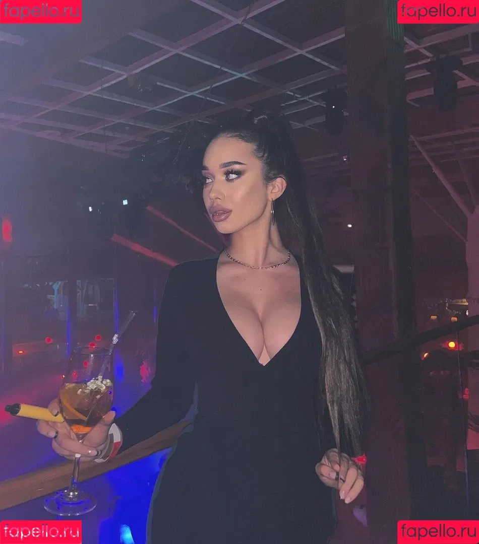 Sophia Adamova Onlyfans Photo Gallery 