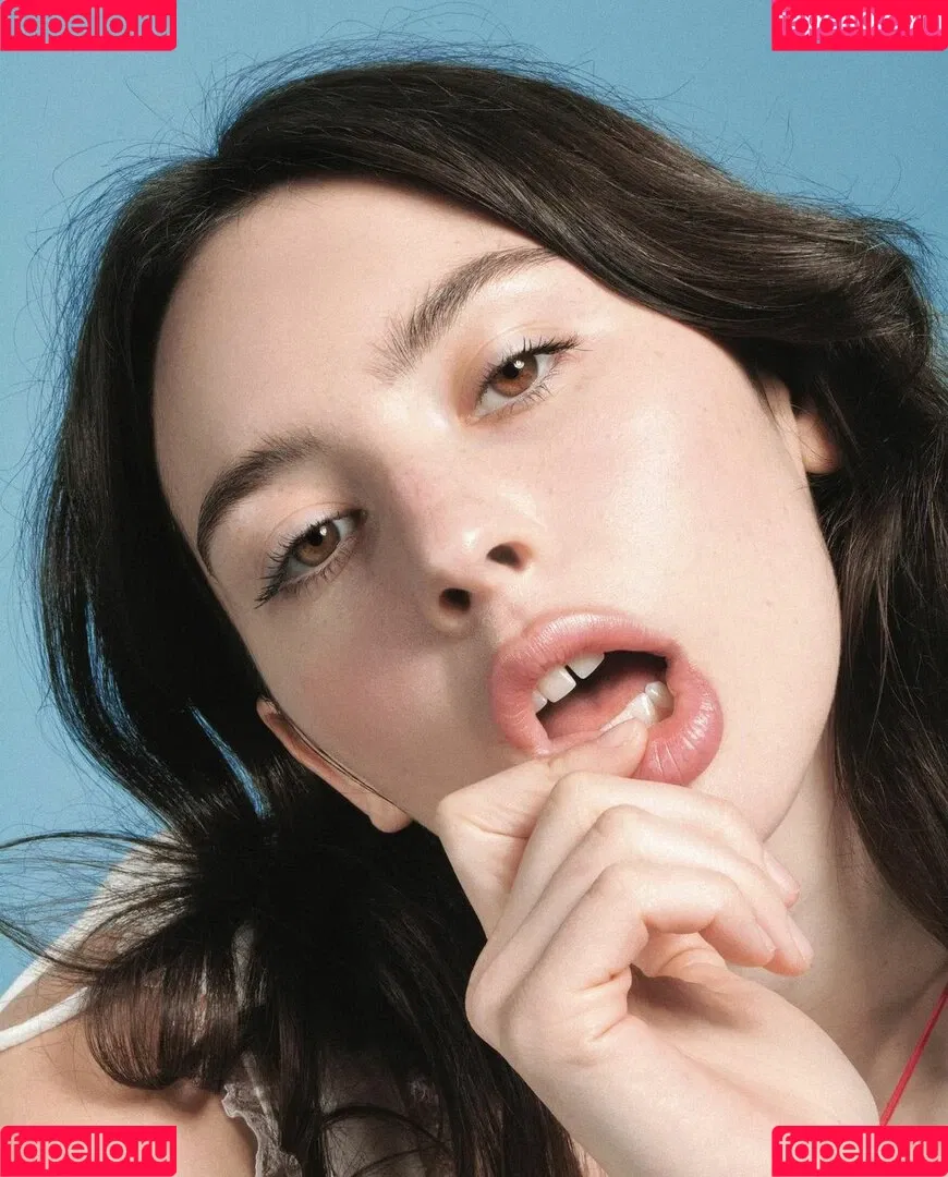 Gracie Abrams Onlyfans Photo Gallery 