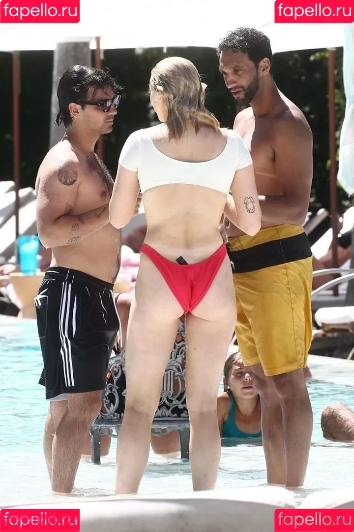 Sophie Turner Onlyfans Photo Gallery 