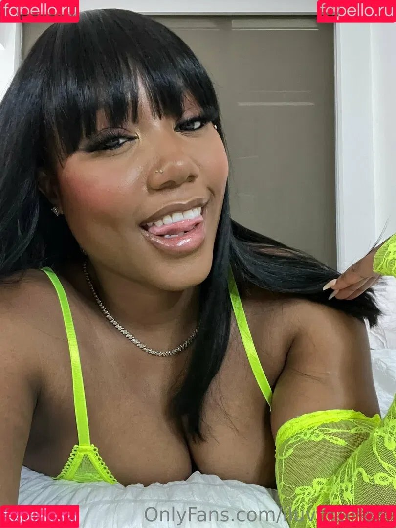 iluvchanell_ Onlyfans Photo Gallery 