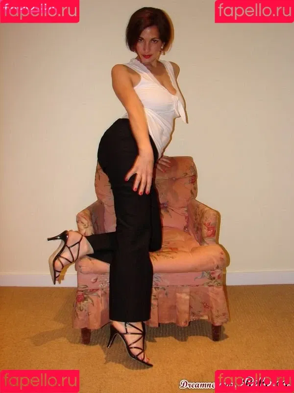 Rebecca's Office Onlyfans Photo Gallery 