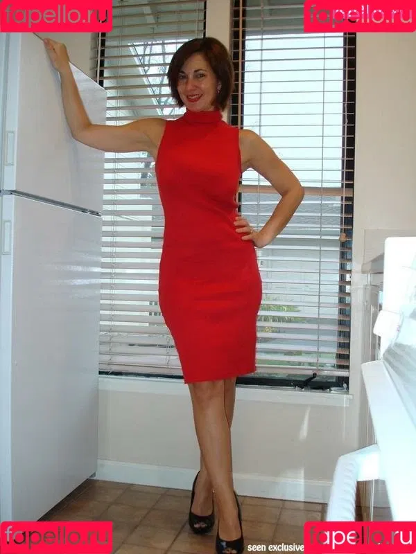 Rebecca's Office Onlyfans Photo Gallery 