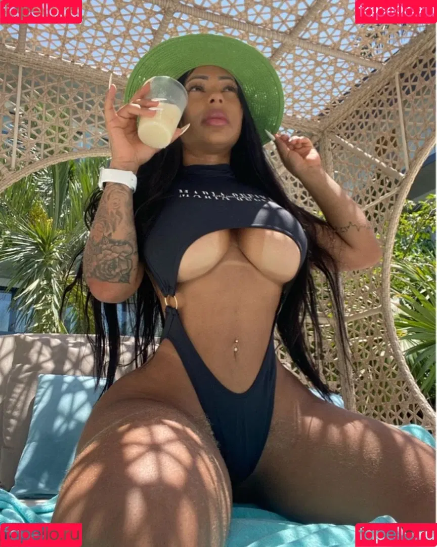 Valentina Ferraz Onlyfans Photo Gallery 