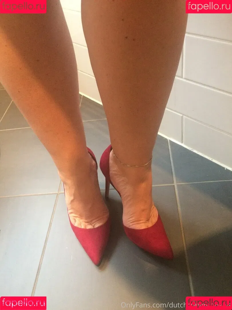 dutchcurvesinheels Onlyfans Photo Gallery 