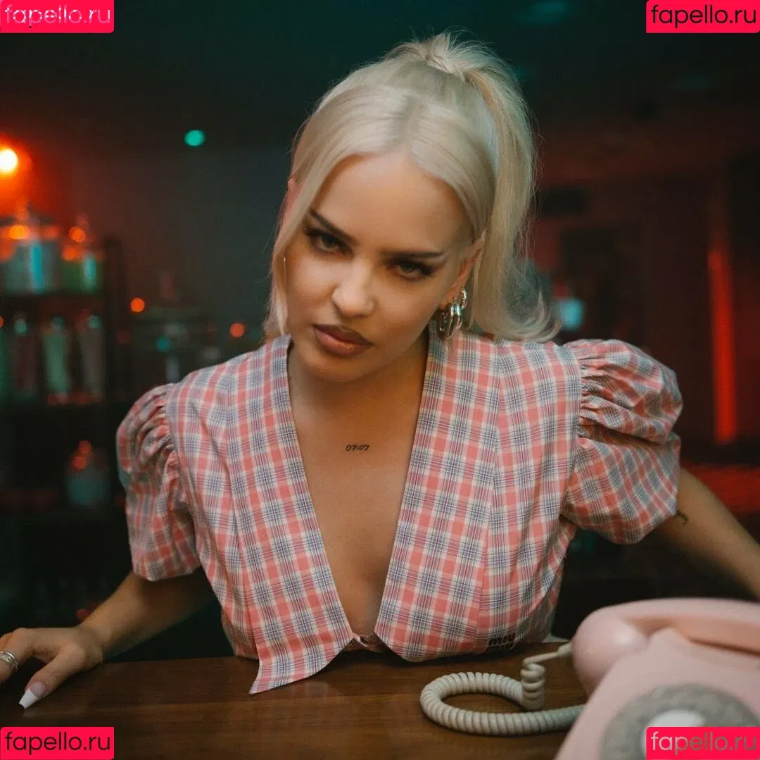 Annemarie Onlyfans Photo Gallery 