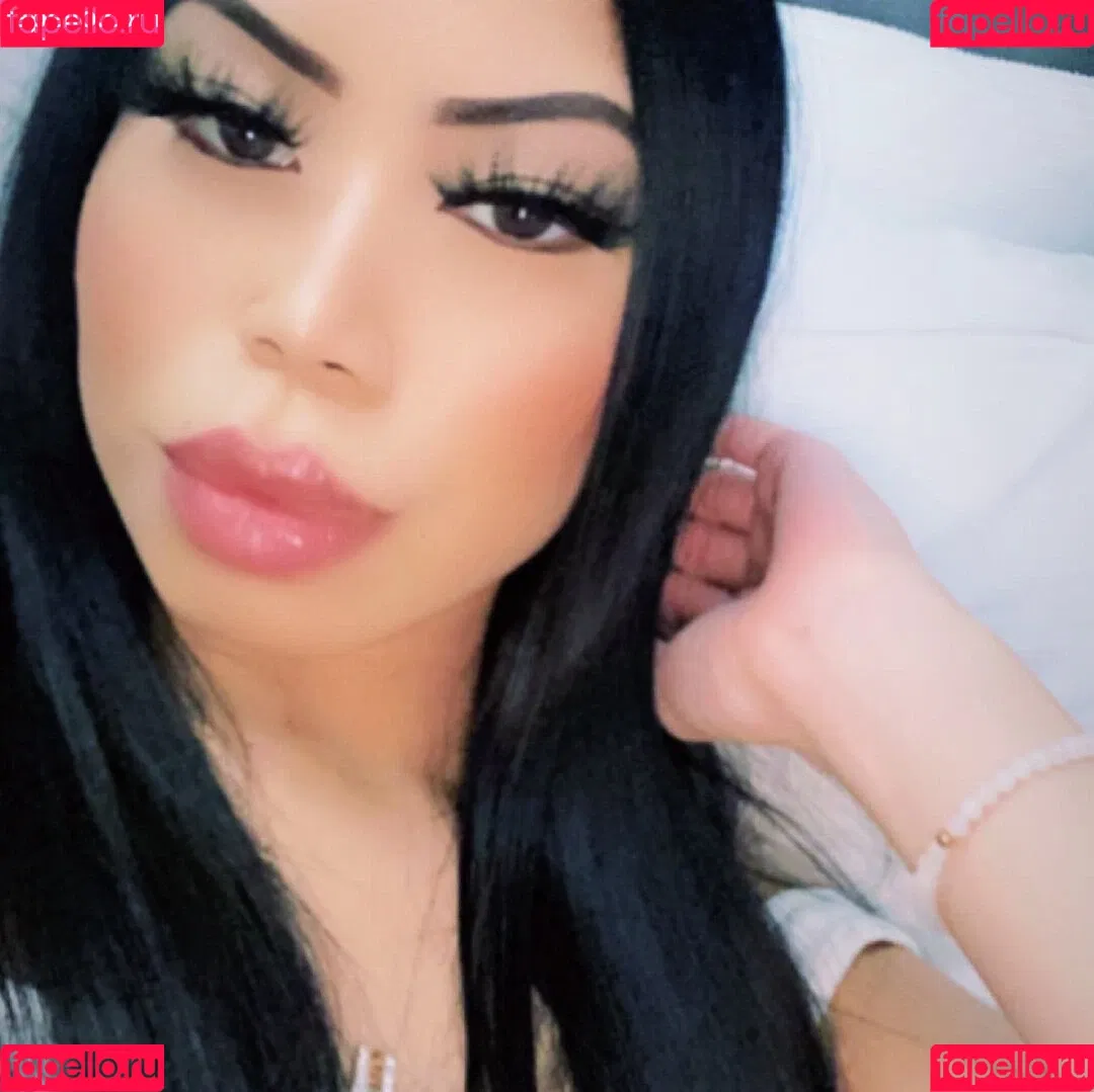 Baby Lily Onlyfans Photo Gallery 