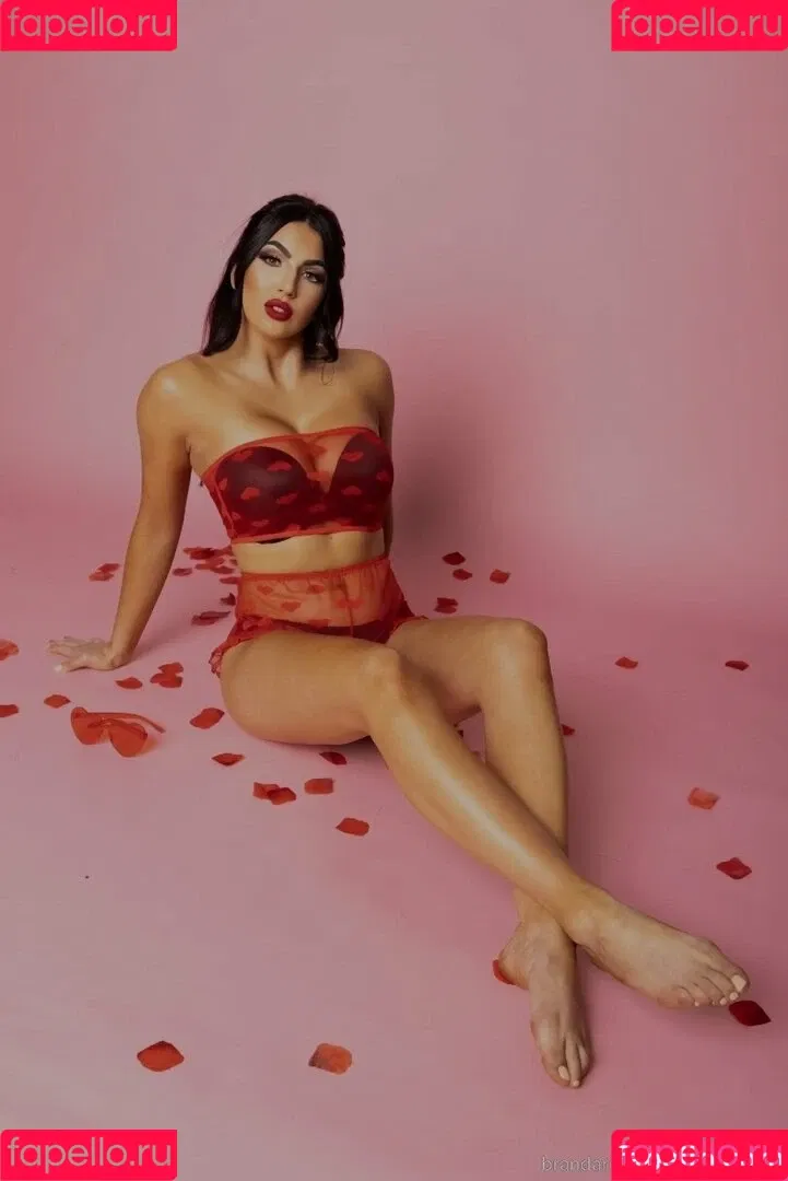 Cassie Lee Onlyfans Photo Gallery 