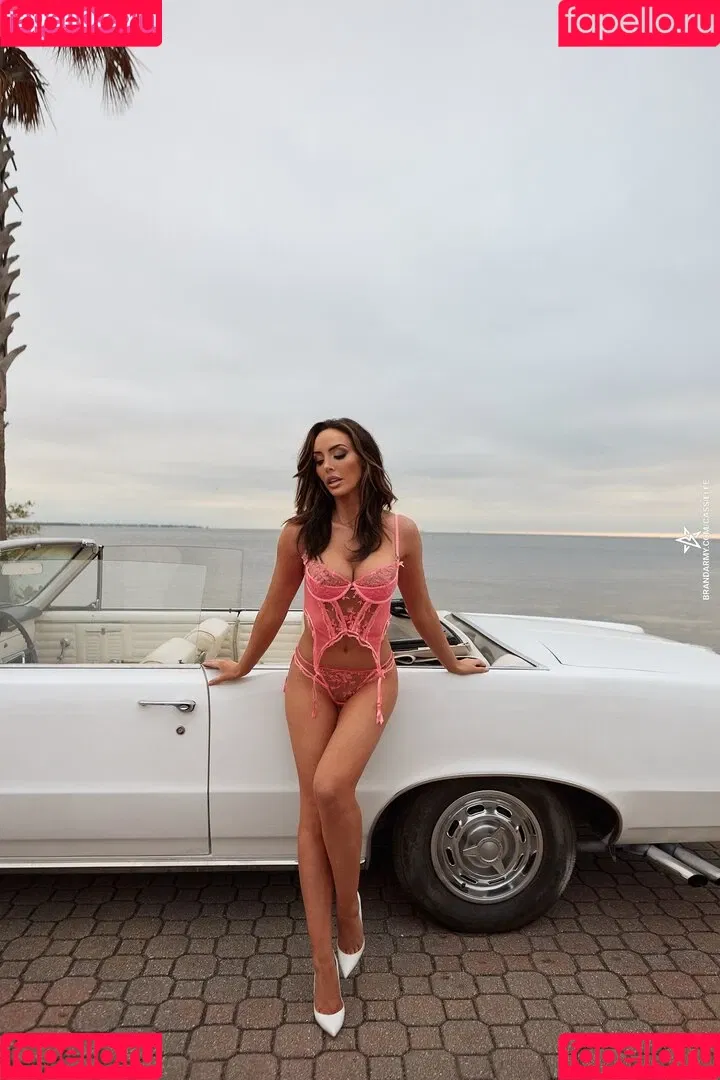 Cassie Lee Onlyfans Photo Gallery 