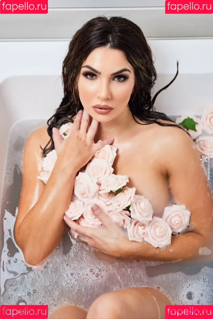 Cassie Lee Onlyfans Photo Gallery 
