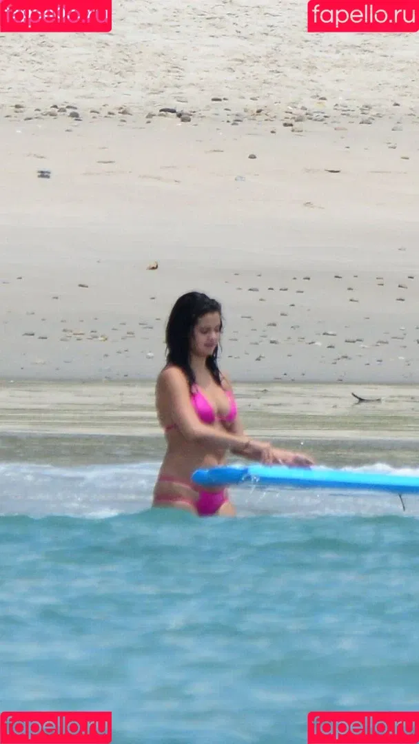 Selena Gomez Onlyfans Photo Gallery 