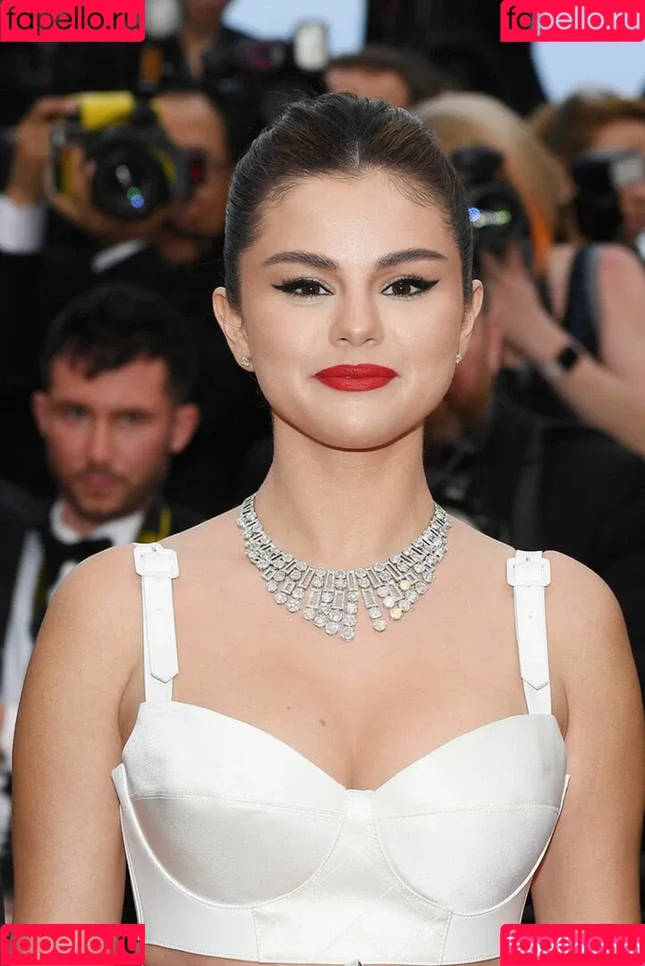 Selena Gomez Onlyfans Photo Gallery 