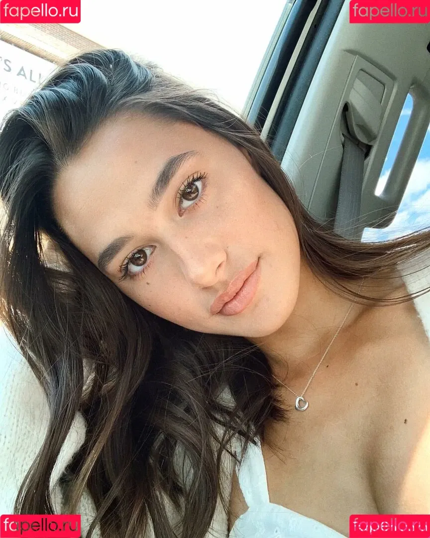 carlieauszler Onlyfans Photo Gallery 