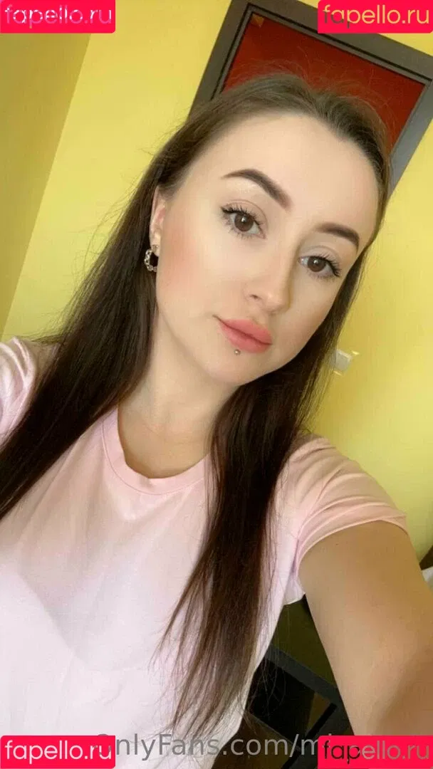 mi_ameli Onlyfans Photo Gallery 