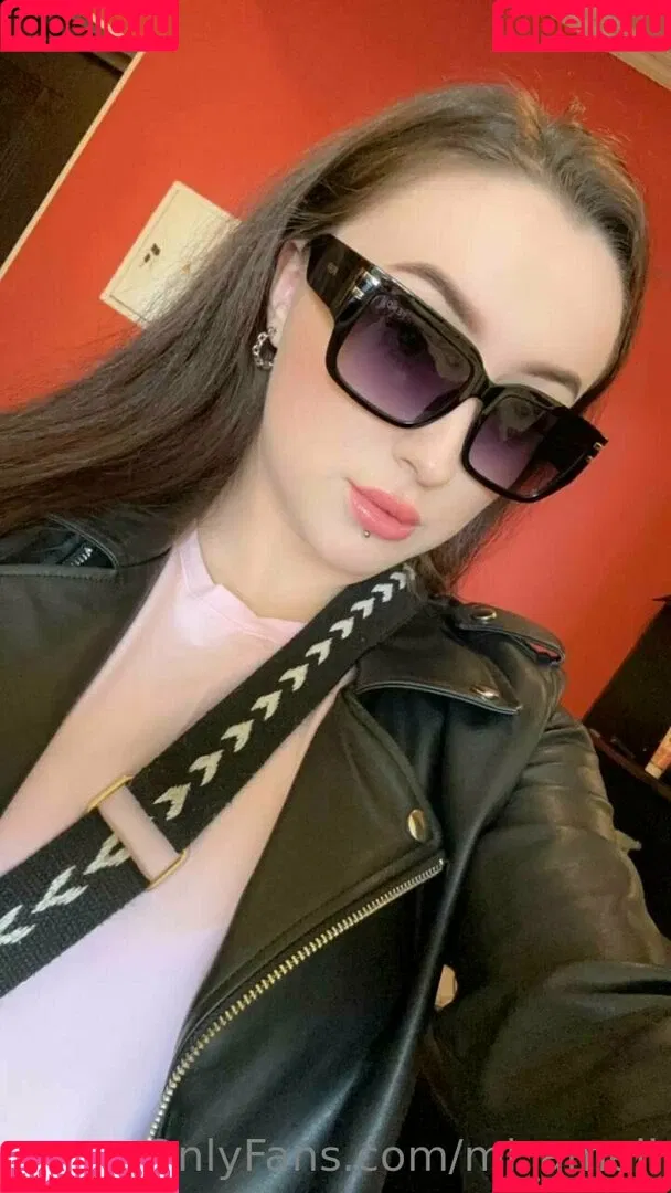 mi_ameli Onlyfans Photo Gallery 