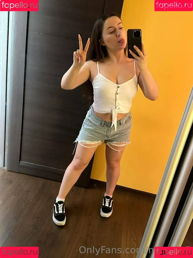 mi_ameli Onlyfans Photo Gallery 