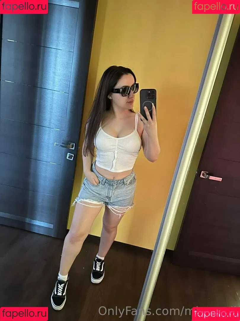 mi_ameli Onlyfans Photo Gallery 